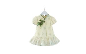 Váy cổ tàu cách điệu cho bé gái